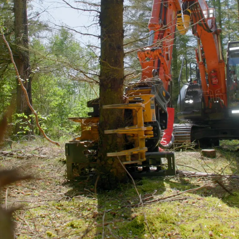 grapple-saw-cutting-fast